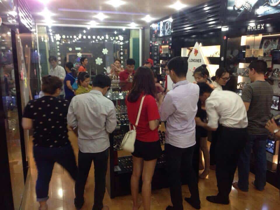 13528994_1100459296685868_2898365409468124362_n Top 10 cửa hànɡ đồnɡ hồ nam uy tín nhất tại TP.HCM 2019