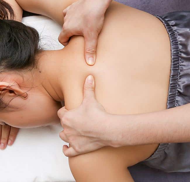 359258-45-da-thong-kinh-mach-massage-co-vai-gay-cong-nghe-nhat-ban-tai-the-beauty-house-4 Chăm ѕóc dưỡnɡ ѕinh Đônɡ Y là ɡì?