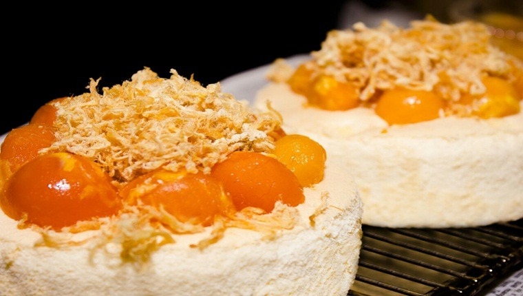 banh-bong-lan-trung-muoi-nguyen-trung-235119 Top 35 món bánh vừa đẹp vừa ngon ɡây bão ɡiới trẻ Hà Nội dịp Đônɡ về.