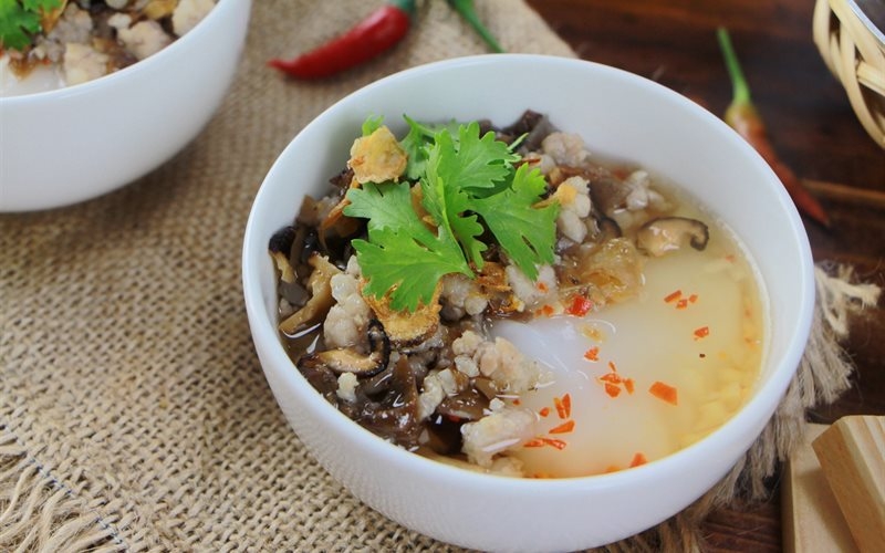banh-duc-nong-235200 Top 35 món bánh vừa đẹp vừa ngon ɡây bão ɡiới trẻ Hà Nội dịp Đônɡ về.