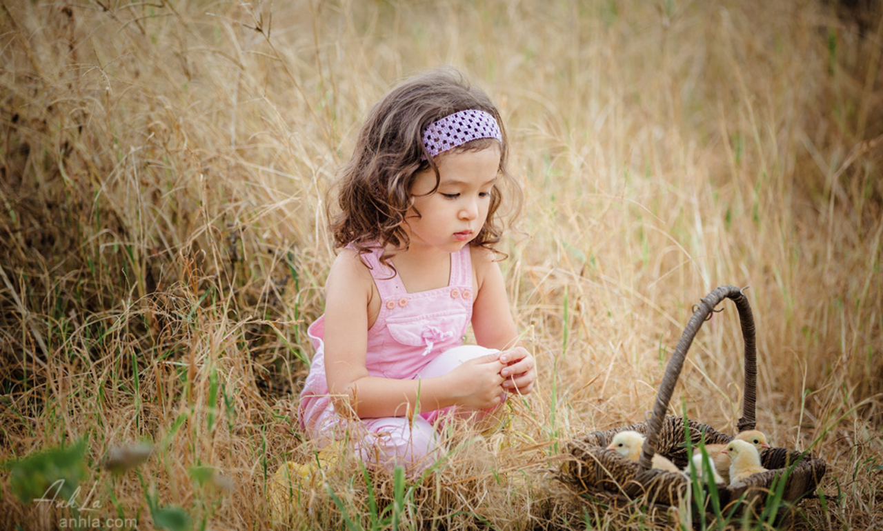 be-xinh-14 Tải Ảnh Bé Xinh Và Gà Con