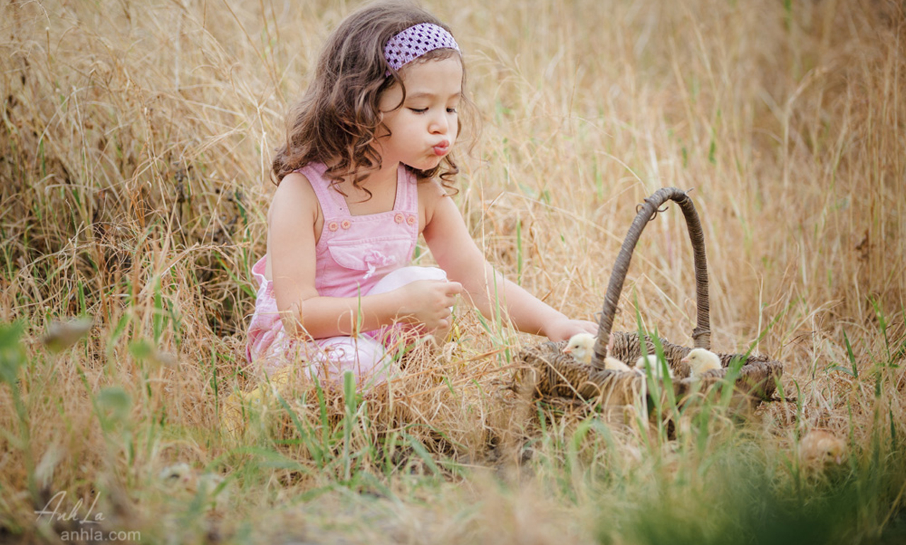 be-xinh-4 Tải Ảnh Bé Xinh Và Gà Con