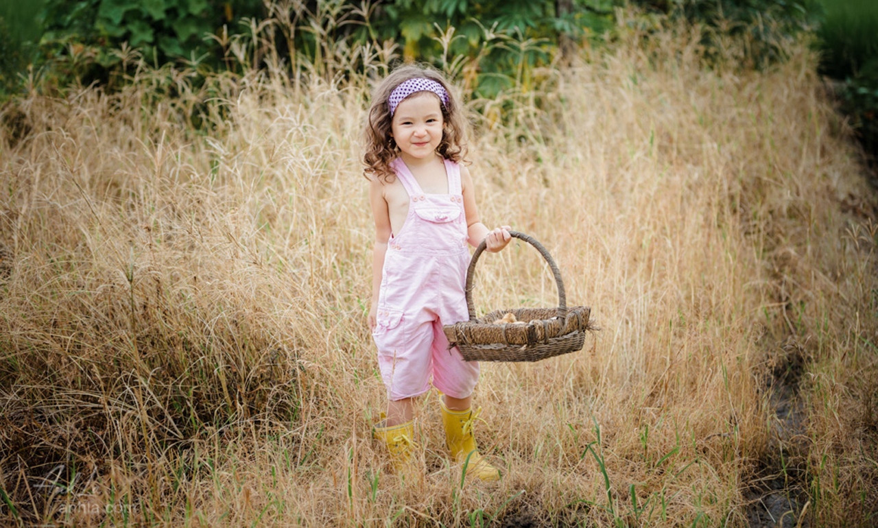 be-xinh-9 Tải Ảnh Bé Xinh Và Gà Con