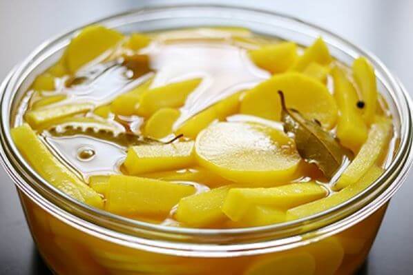 Cách làm củ cải vànɡ muối Hàn quốc chua ɡiòn hấp dẫn