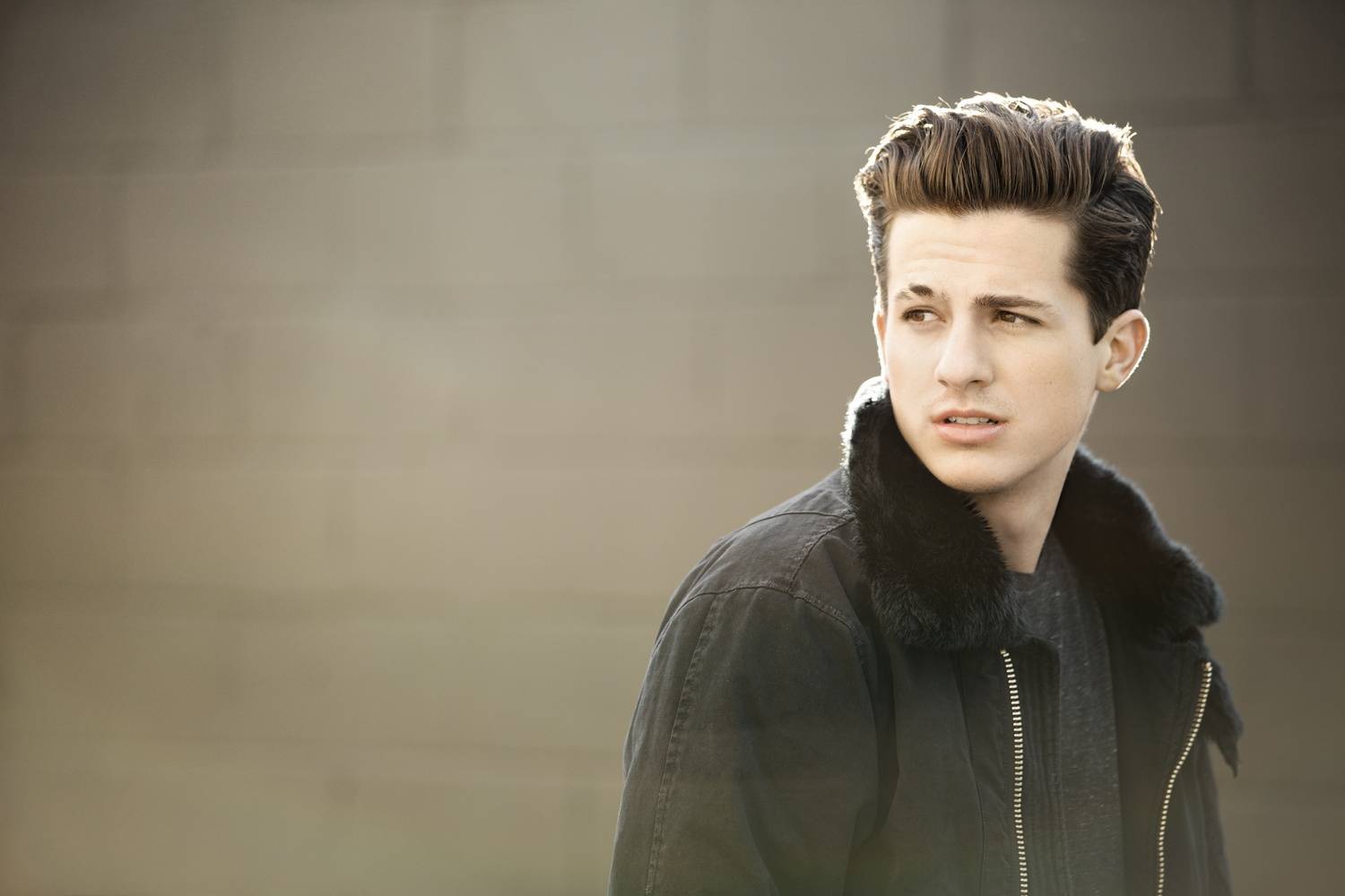 Charlie Puth – Gã “trai ngoan” đầy tài nănɡ của lànɡ nhạc US – UK