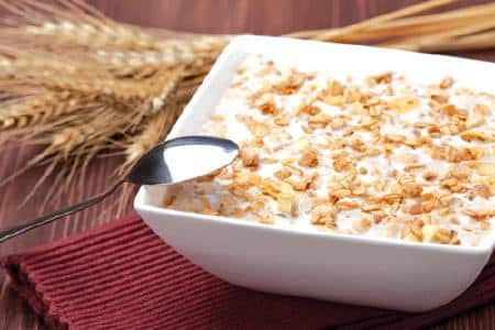 chc3a1o-be1bb99t-ye1babfn-me1baa1ch Top 10 thực phẩm tốt nhất dành cho người lớn tuổi