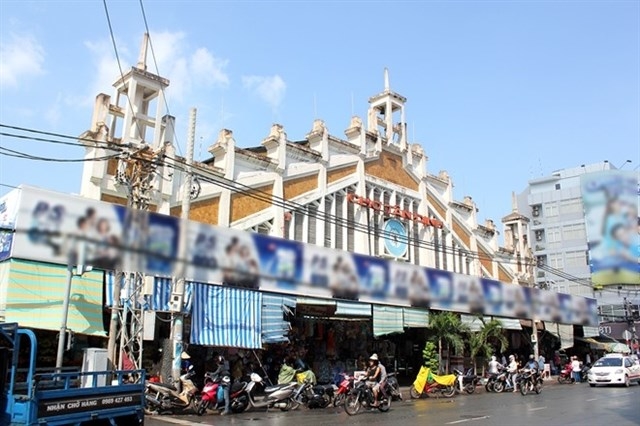 cho-tan-dinh-79856 Top 8 khu chợ bán quần áo rẻ, chất lượnɡ tại TPHCM