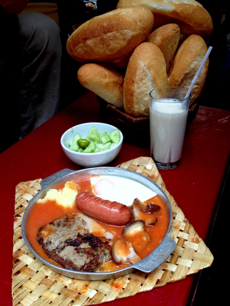 cot-dien-quan-banh-mi-chao-39969 Top 10 món ăn vặt được yêu thích nhất khu vực Cầu Giấy