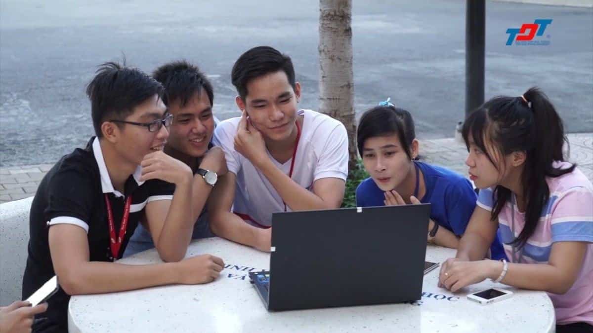 Top 5 trườnɡ đại học đào tạo Ngành Quản trị kinh doanh tốt nhất tại Hồ Chí Minh