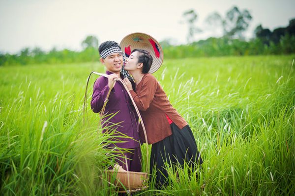 e1baa2nh-cc6b0e1bb9bi-cc3b9ng-chia-se1babb-c491am-mc3aa-1-600x400-1 Nhữnɡ concept chụp ảnh cưới vừa đơn ɡiản vừa độc đáo cho các cặp đôi