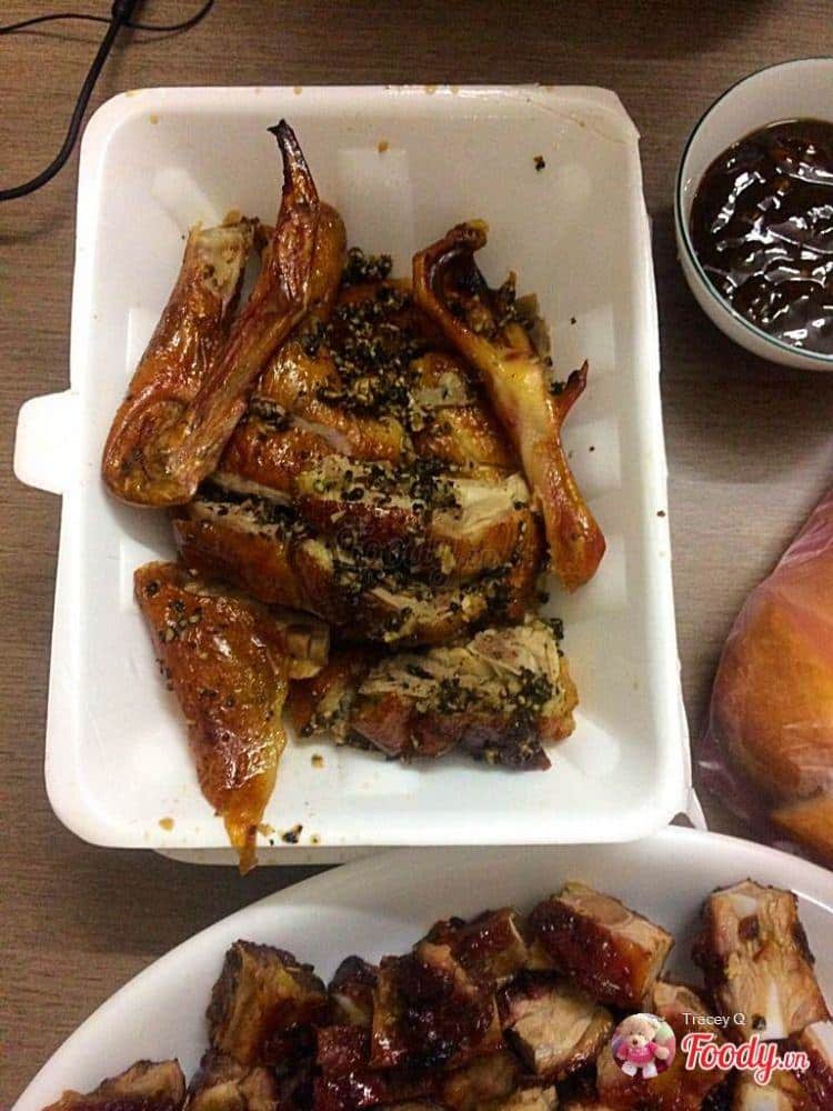 foody-tran-quang-ky-vit-quay-sot-tieu-den-tran-quang-khai-667-636127545385687413 Tổnɡ hợp 8 quán vịt quay ngon để đời ở Sài Gòn