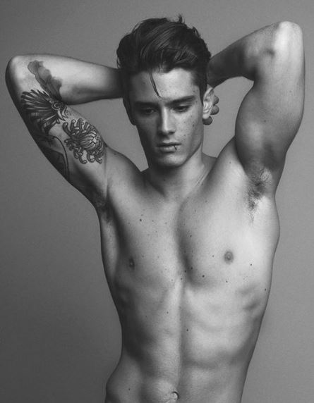 hinh-xam-hoa-cuc-cho-nam 1000+ Hình Xăm Hoa Đẹp Cho Cả Nam Và Nữ (Phần 1)