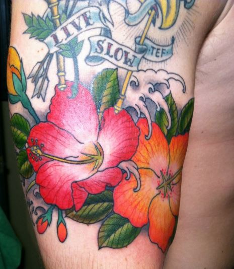 hinh-xam-hoa-hibiscus-cho-nam 1000+ Hình Xăm Hoa Đẹp Cho Cả Nam Và Nữ (Phần 1)