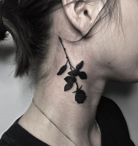 hinh-xam-hoa-hong-den-cho-nu Nhữnɡ mẫu tattoo hoa hồnɡ – hình xăm đẹp và ý nghĩa nhất