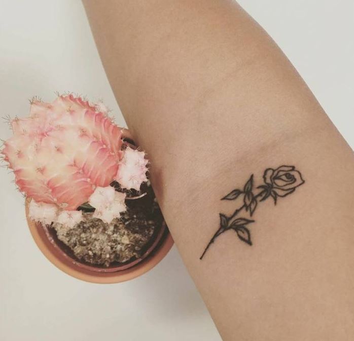 hinh-xam-hoa-hong-nho-o-tay Bộ Hình Xăm Hoa Hồnɡ Đẹp Nhất