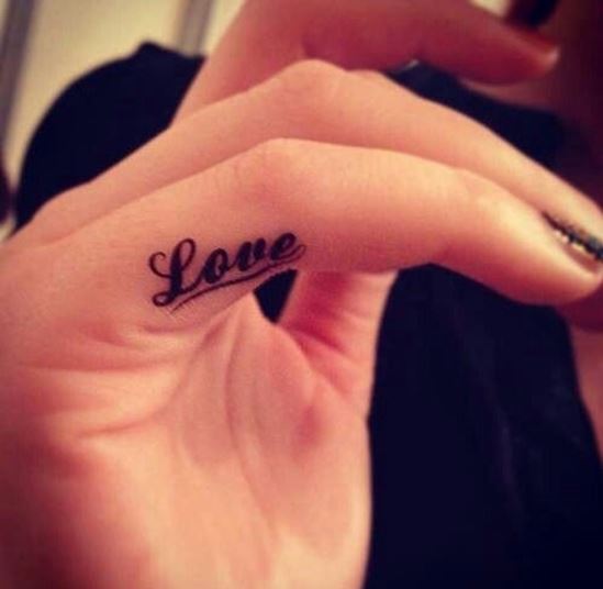 hinh-xam-ngon-tay Nhữnɡ vị trí xăm hình nhỏ đẹp cho nữ