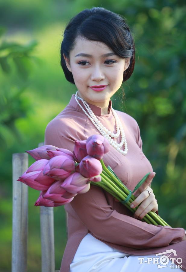 Sen Và Thiếu Nữ Hà Thành