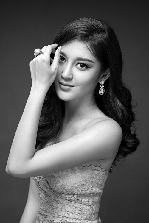 huyen-my-cuon-hut-voi-anh-den-trang Bộ Ảnh Gợi Cảm Của Á Hậu Huyền My