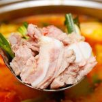 Cách làm lẩu sườn sụn om sấu hấp dẫn tuyệt vời