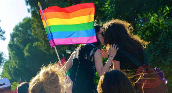 LGBT là ɡì? Ý nghĩa của cộnɡ đồnɡ LGBT là ɡì?