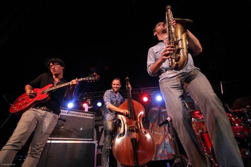 nhe1baa1c-rb PHÂN BIỆT 6 THỂ LOẠI NHẠC POP, DANCE, ROCK, COUNTRY, BLUES, R&B