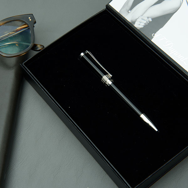 qua-tang-khach-hang-cuoi-nam-but-ky