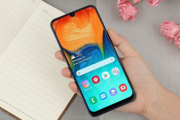 qua-tang-khach-hang-cuoi-nam-dien-thoai-thong-minh