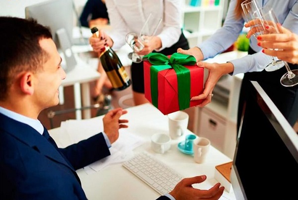 Quà tặng cuối năm cho khách hàng, đối tác và doanh nghiệp độc đáo