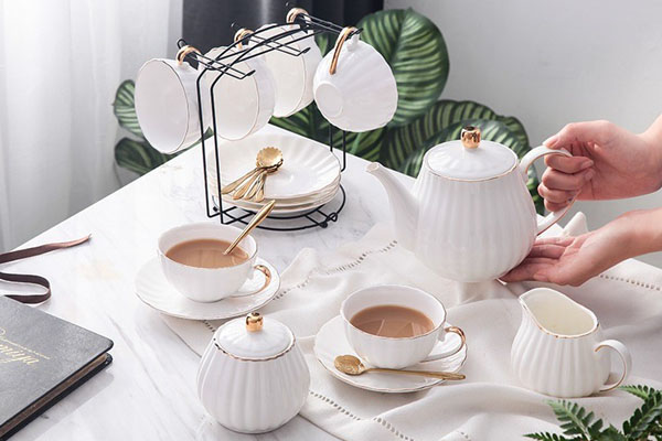 qua-tang-tri-an-khach-hang-cuoi-nam-bo-tach-tra