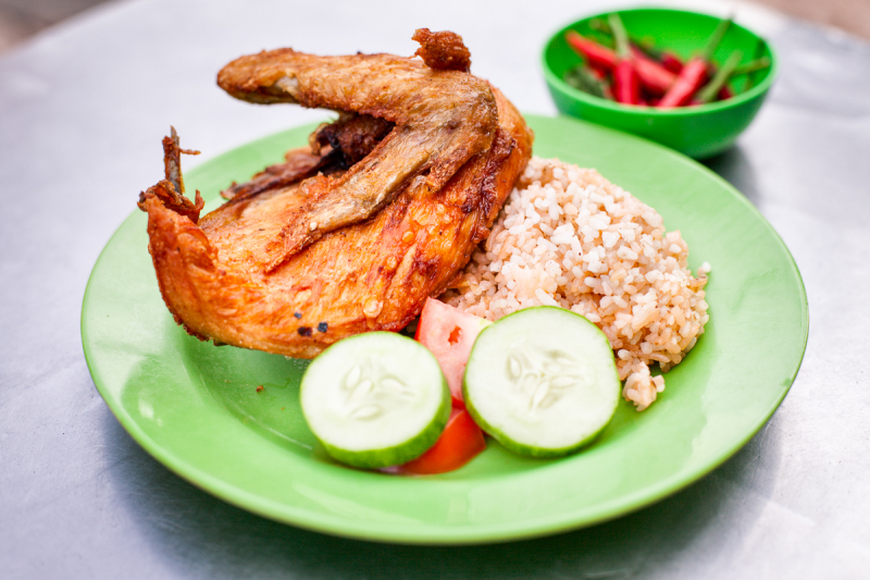 quan-lao-huong-than-274445 Top 5 Cơm ɡà xối mỡ ngon nhất tại Sài Gòn