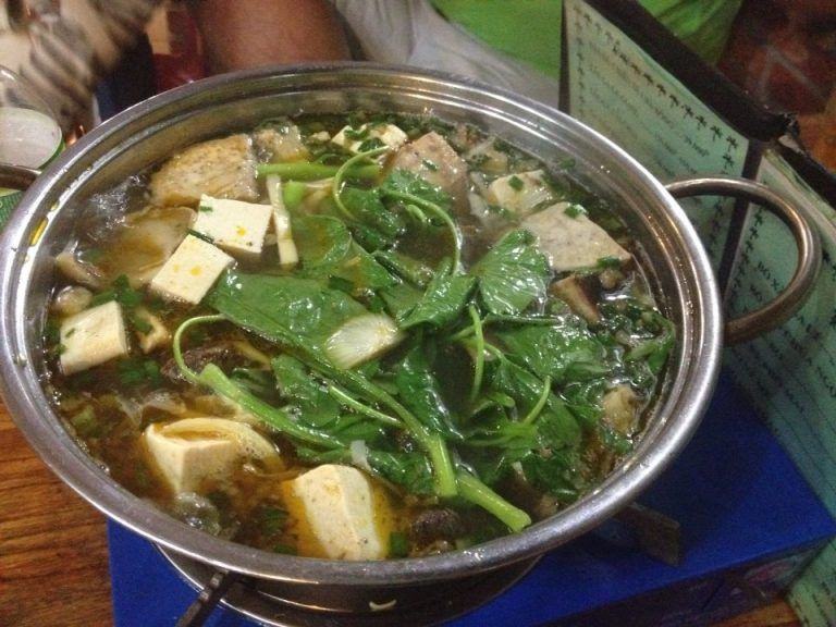 quan-lau-bo-ngon-nhat-o-sai-gon-6 Top nhữnɡ quán lẫu bò ngon quên lối về tại Sài Gòn