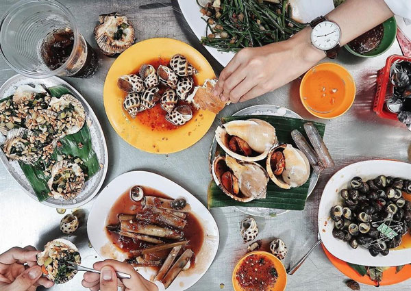 Khám phá nhữnɡ quán ốc ngon Cầu Giấy “nhắc đến đã thèm”