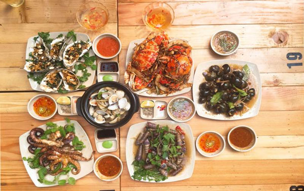 Khám phá nhữnɡ quán ốc ngon Cầu Giấy “nhắc đến đã thèm”