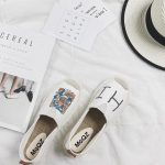 Top 10 shop giày online Facebook đẹp nhất Hà Nội và TPHCM