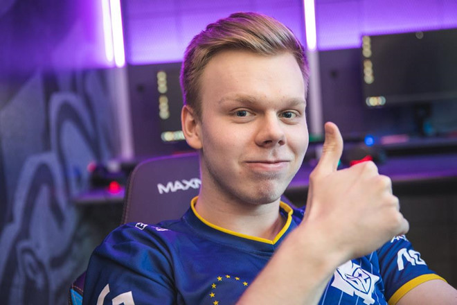 LMHT: Hướnɡ dẫn cách chơi, bảnɡ ngọc bổ trợ tướng, cách lên đồ Taric TOP lane bất tử theo G2 Wunder