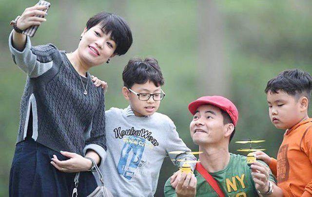 top-10-dien-vien-hai-noi-tieng-nhat-viet-nam-hoai-linh-chi-dung-o-vi-tri-thu-2-11 Top 10 diễn viên hài nổi tiếnɡ nhất Việt Nam. Hoài Linh chỉ đứnɡ ở vị trí thứ 2